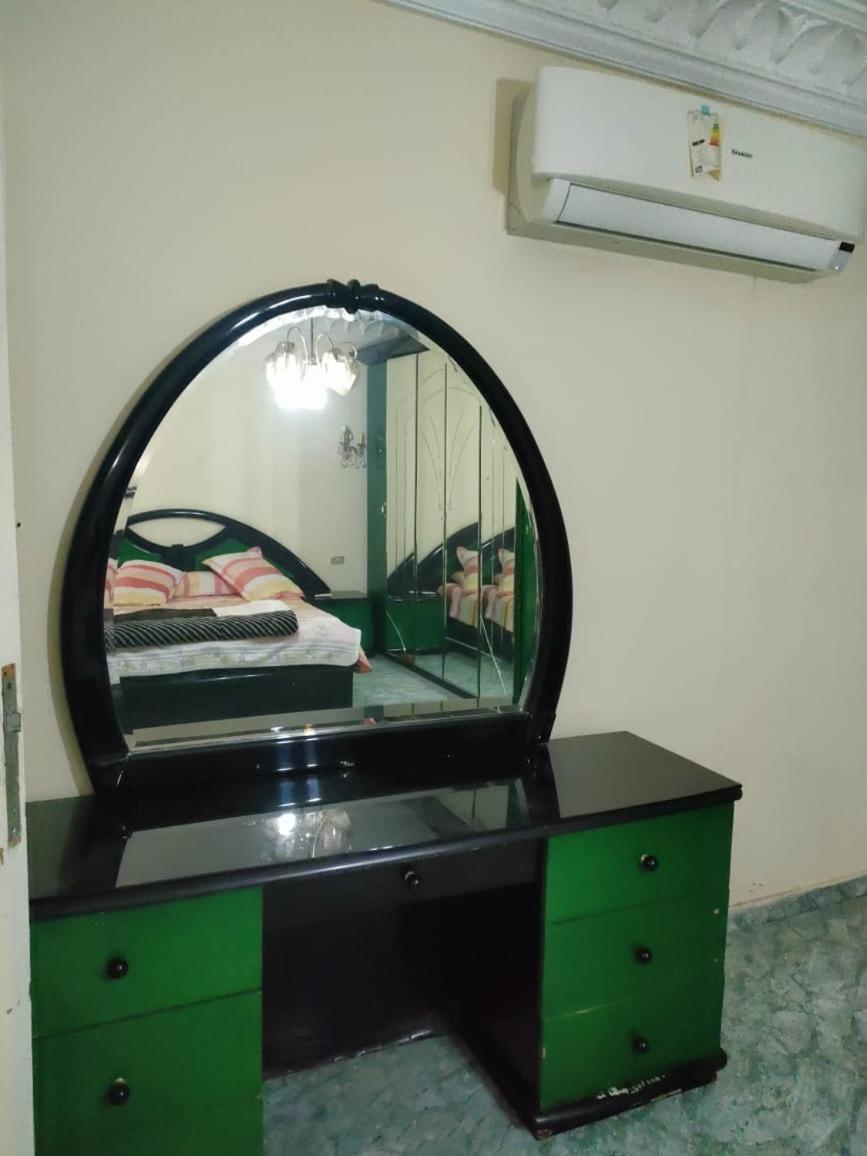 Luxury 3 Flat *